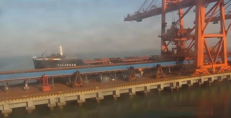 沧州港务集团成功组织建港以来历史最大吃水船舶进出港