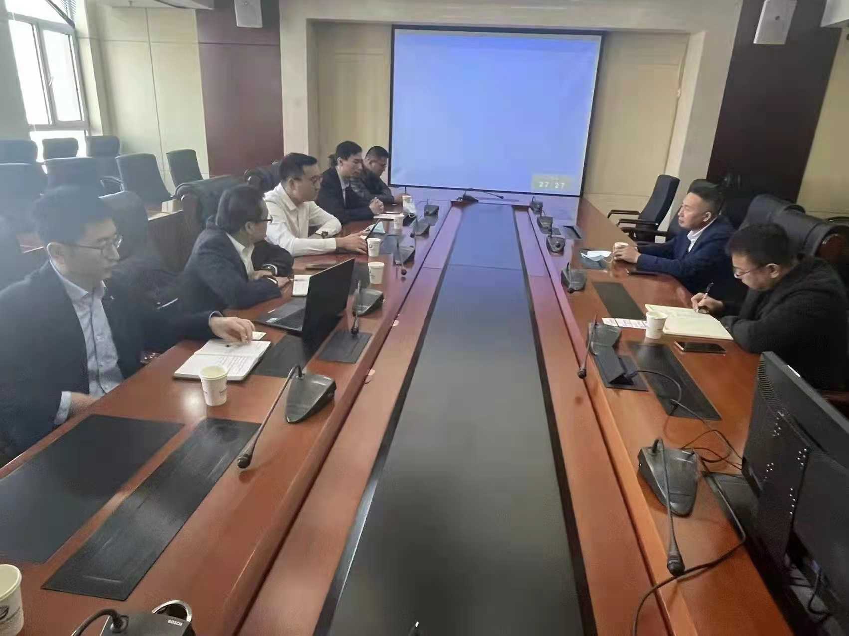 沧州港务集团与中国铁建港航局集团洽谈合作事宜  