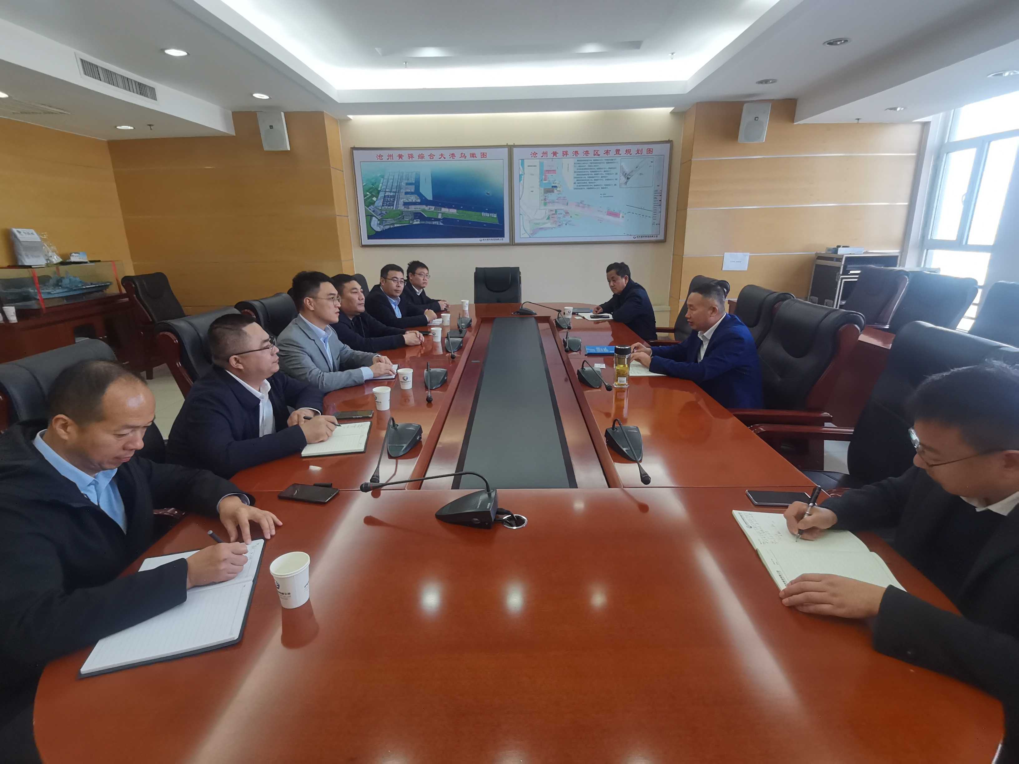 沧州港务集团与中铁武汉电气化局集团合作洽谈